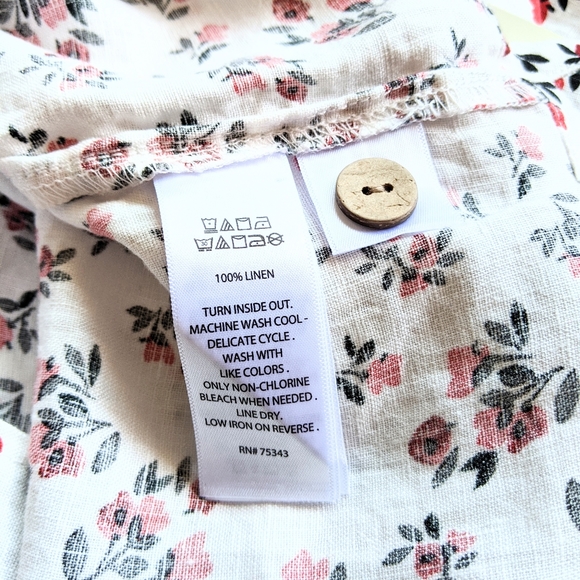 NWT Kentucky Floral Prairie Print Top Wood Buttons - Picture 8 of 8